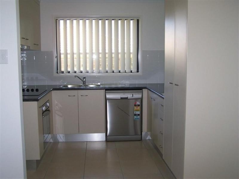 18 Jamie Crescent, Gracemere QLD 4702