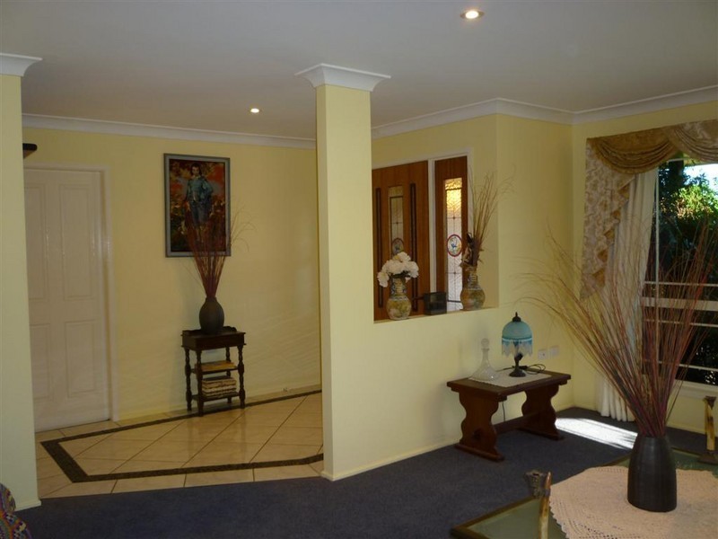 13 Rachael Close, Rockyview QLD 4701