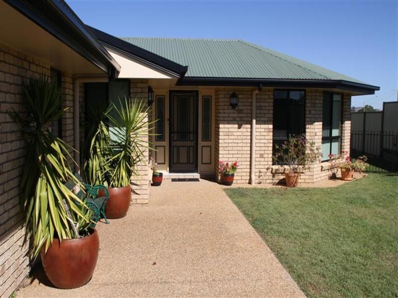 4 Gilmore Court, Gracemere QLD 4702