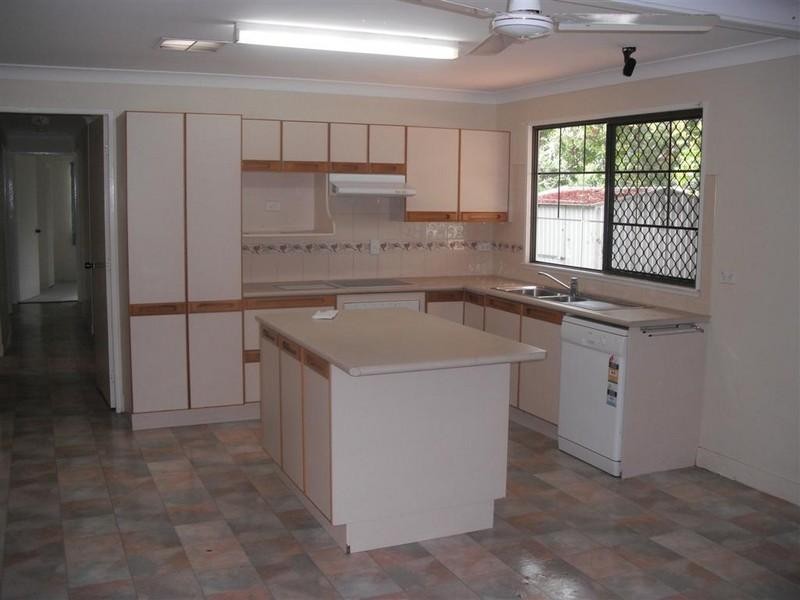 24 Lawrie Street, Gracemere QLD 4702