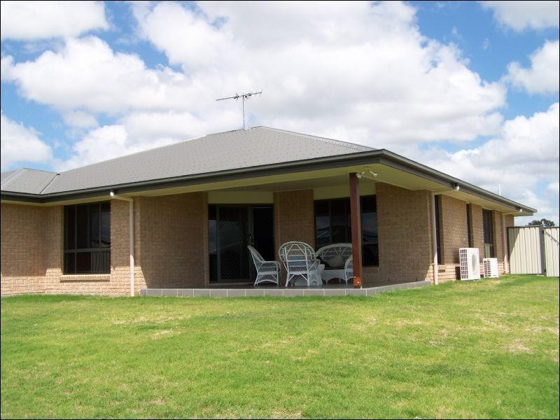 22 Broadhurst Drive, Gracemere QLD 4702