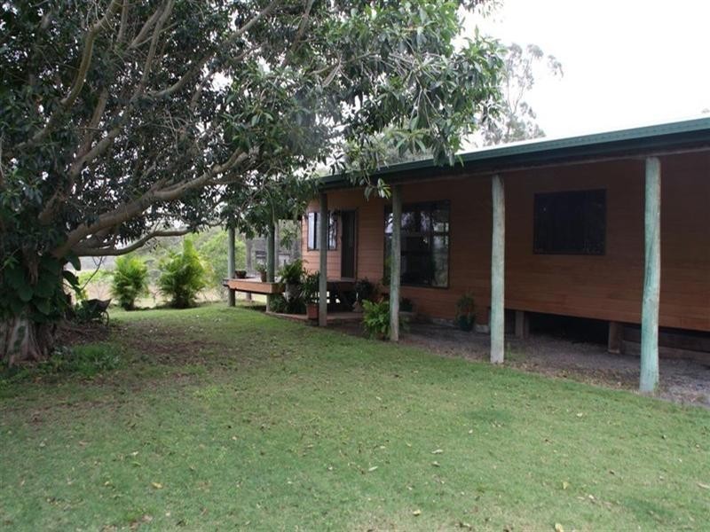 “Serpentine” 0 Bruce Highway, Canoona QLD 4702