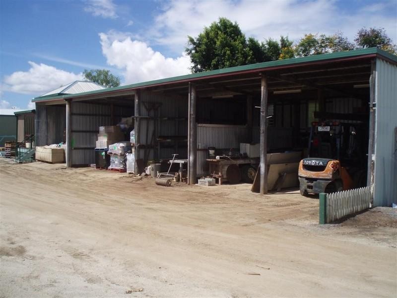 98 Middle Road, Gracemere QLD 4702