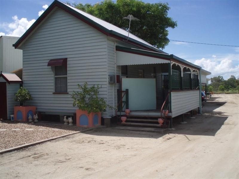 98 Middle Road, Gracemere QLD 4702