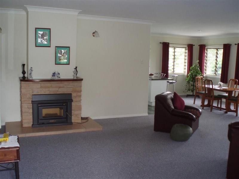 4 Dee Street, Mount Morgan QLD 4714