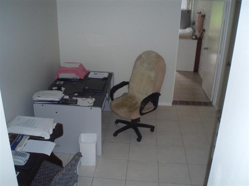 4 Dee Street, Mount Morgan QLD 4714