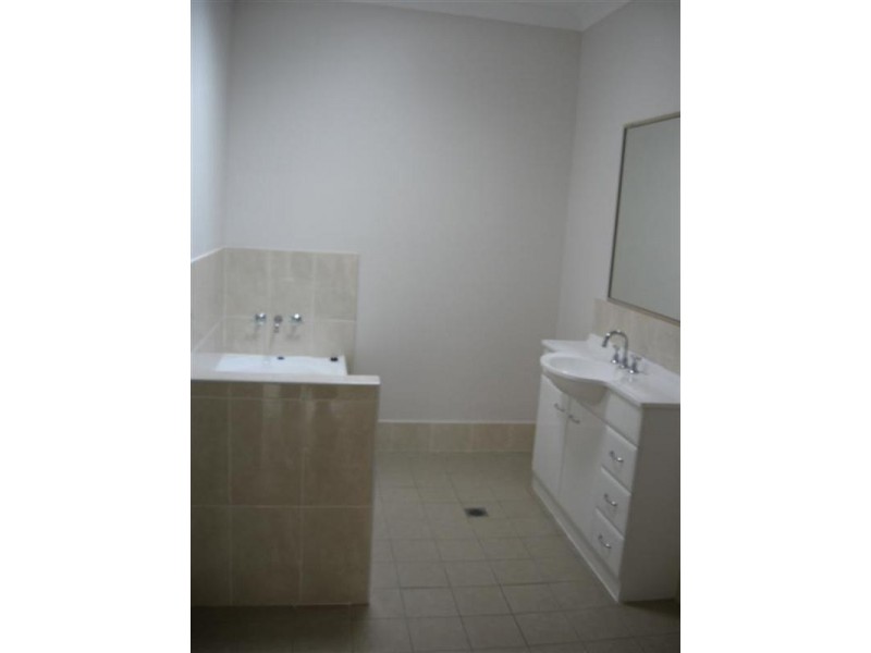 11/10 Eveline Street, Gracemere QLD 4702