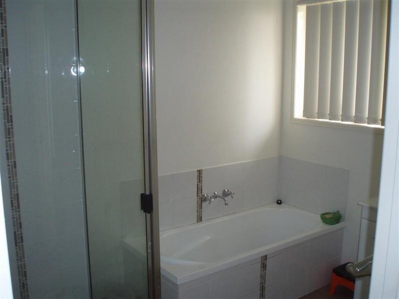 8 Corella Drive, Gracemere QLD 4702