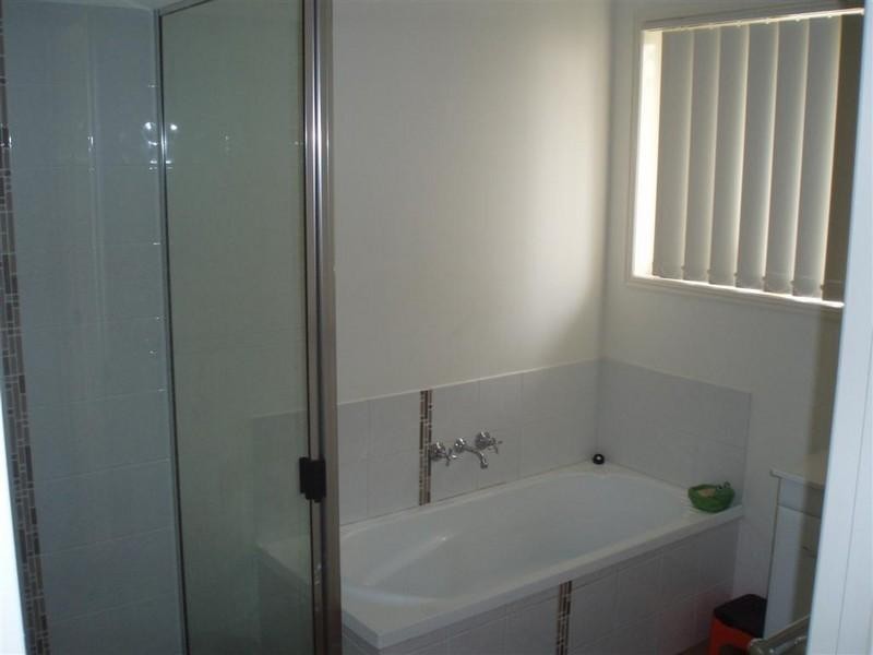 8 Corella Drive, Gracemere QLD 4702