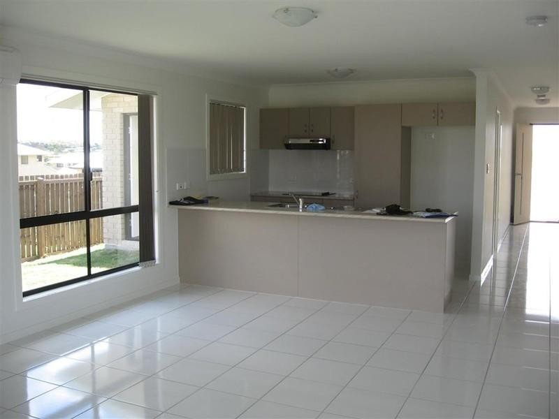 24 John Oxley Drive, Gracemere QLD 4702