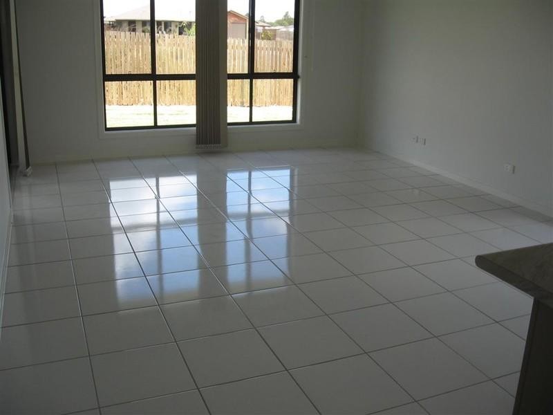 24 John Oxley Drive, Gracemere QLD 4702