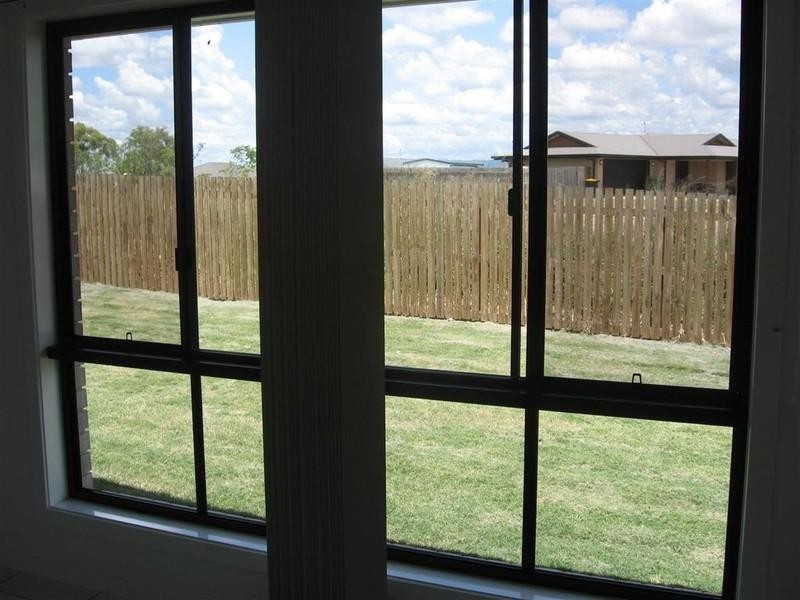 24 John Oxley Drive, Gracemere QLD 4702