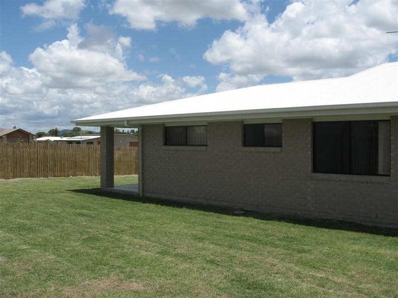 24 John Oxley Drive, Gracemere QLD 4702