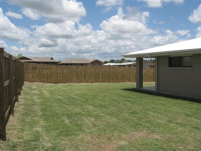 24 John Oxley Drive, Gracemere QLD 4702