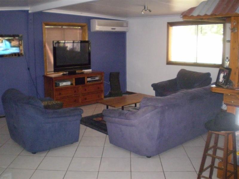 94 Hopkins Road, Stanwell QLD 4702