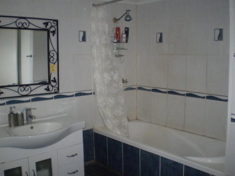 94 Hopkins Road, Stanwell QLD 4702