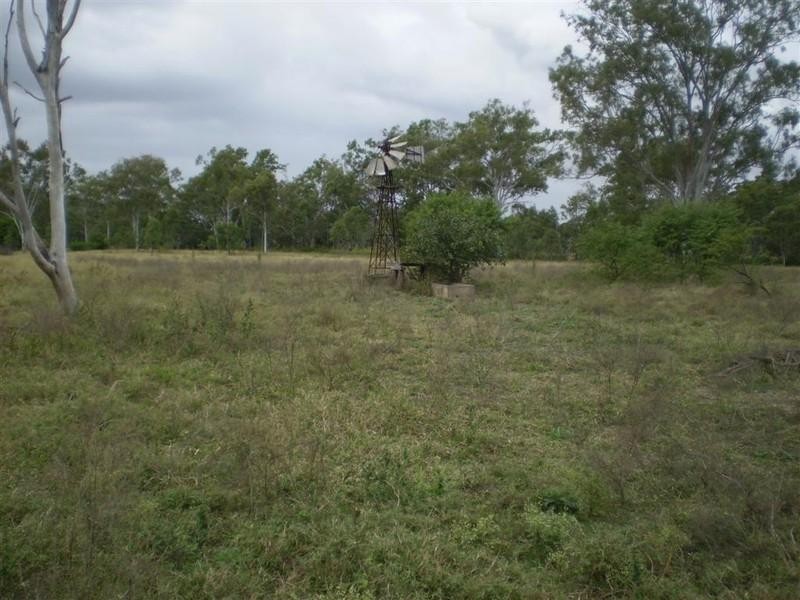 94 Hopkins Road, Stanwell QLD 4702