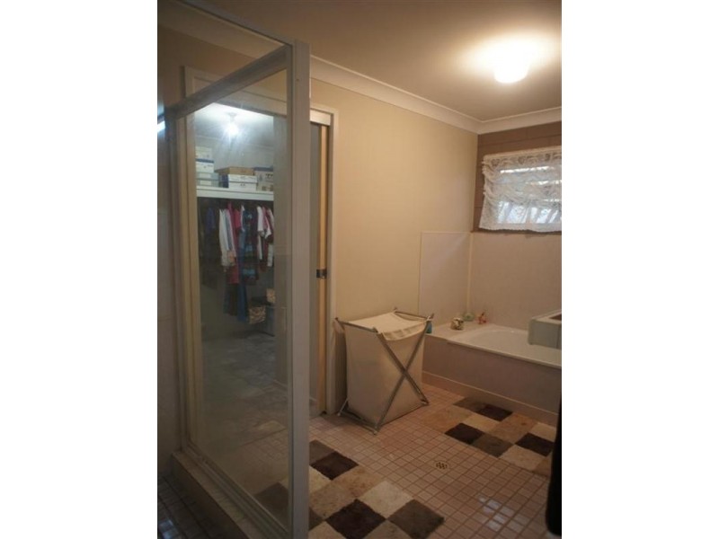49 Harnsworth Road, Alton Downs QLD 4702