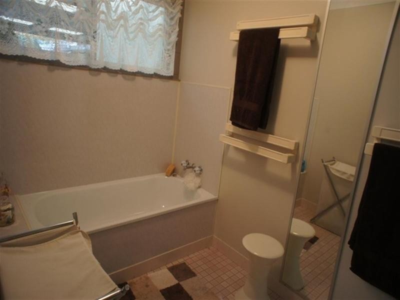 49 Harnsworth Road, Alton Downs QLD 4702