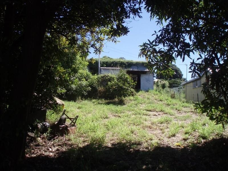 11 Dobbs, Mount Morgan QLD 4714