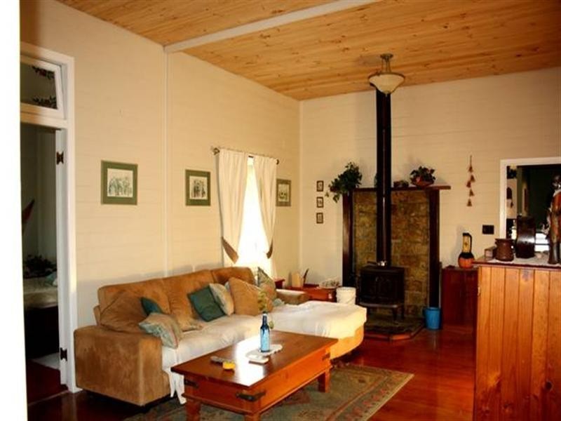 19 Gowdie Street, Mount Morgan QLD 4714