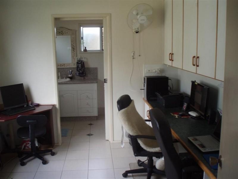 10 Glover Street,, Gracemere QLD 4702