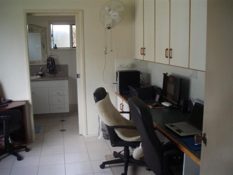 10 Glover Street,, Gracemere QLD 4702