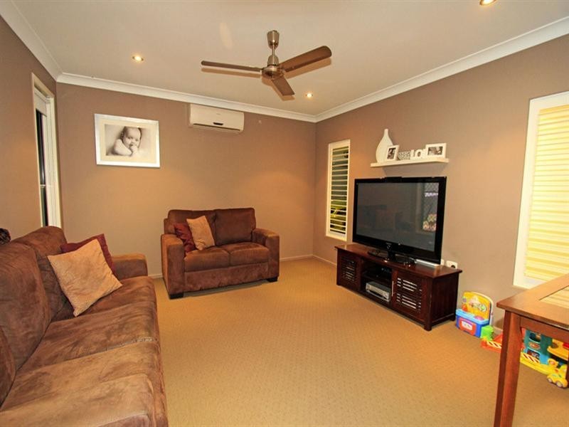 12 Rosella Drive, Gracemere QLD 4702