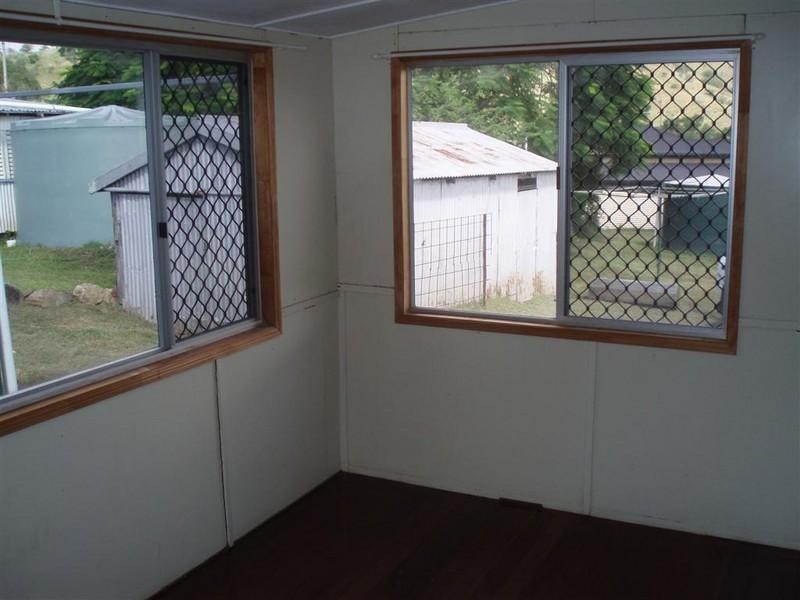 4 Queen Street, Mount Morgan QLD 4714