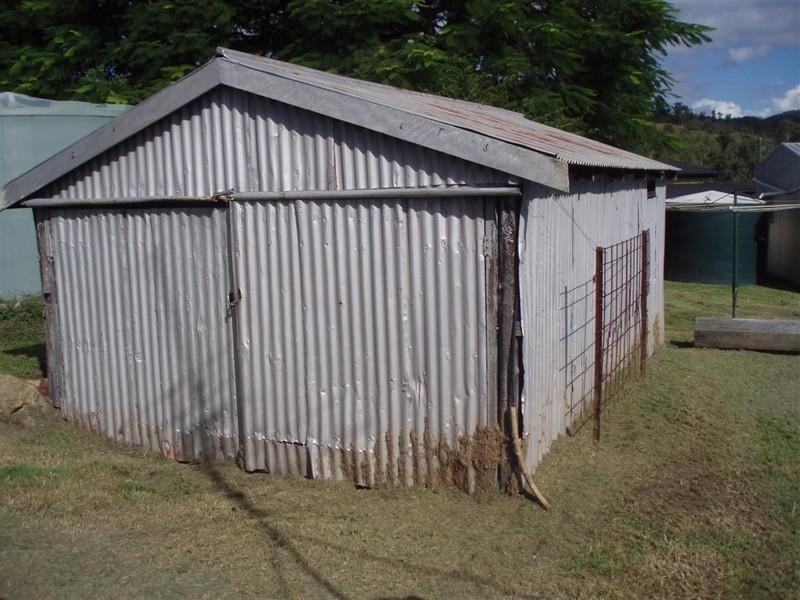 4 Queen Street, Mount Morgan QLD 4714