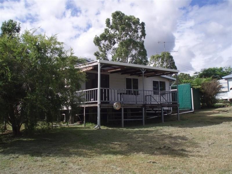 4 Queen Street, Mount Morgan QLD 4714