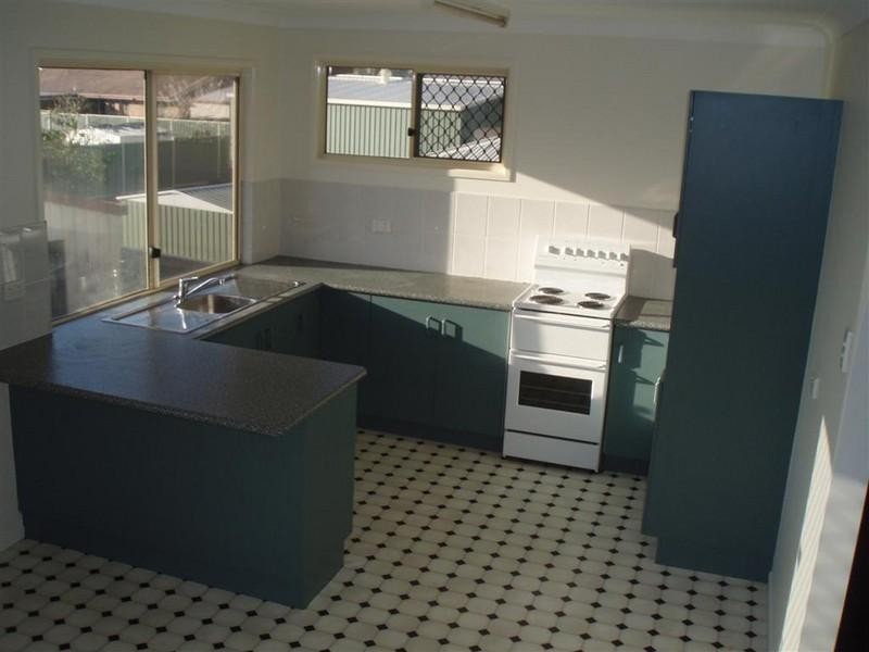 16 Stover Street, Gracemere QLD 4702