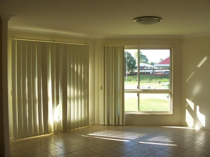 7 Seonaid Place, Gracemere QLD 4702