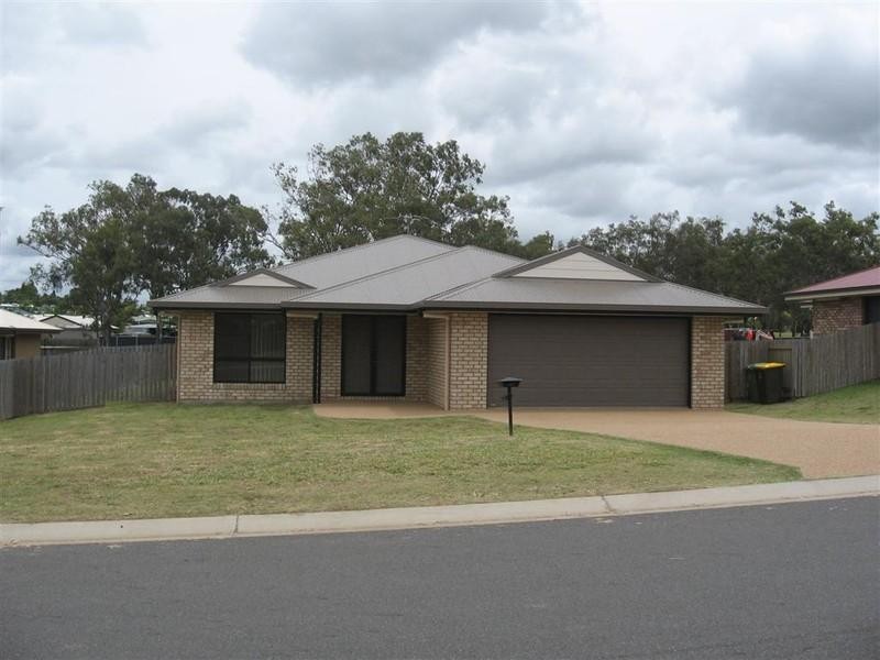 14 Riley Drive, Gracemere QLD 4702