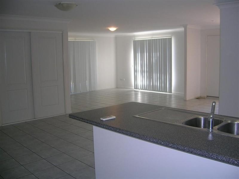 25 Seonaid Place, Gracemere QLD 4702