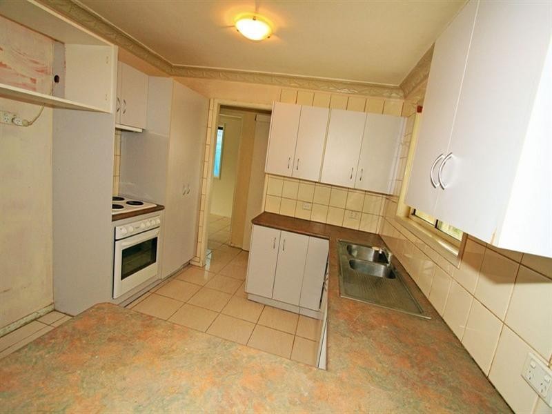 24 Hutchings Street, Gracemere QLD 4702