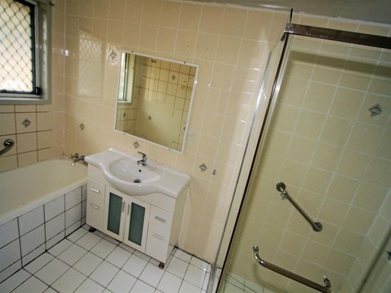 24 Hutchings Street, Gracemere QLD 4702