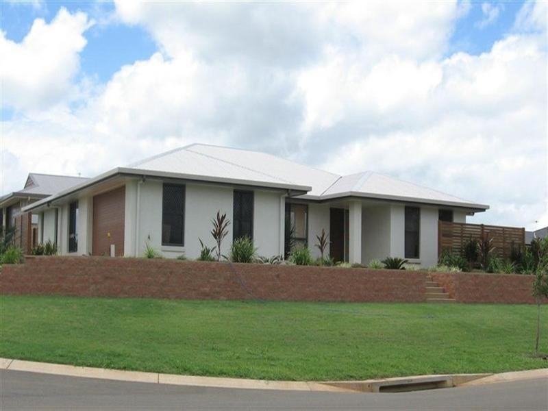 2 Sturt Court, Gracemere QLD 4702
