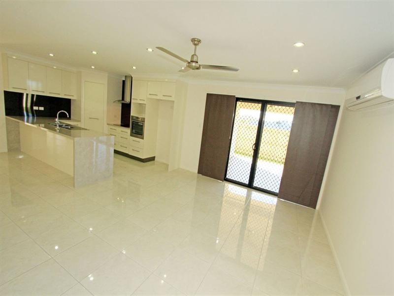 25 Jamie Crescent, Gracemere QLD 4702