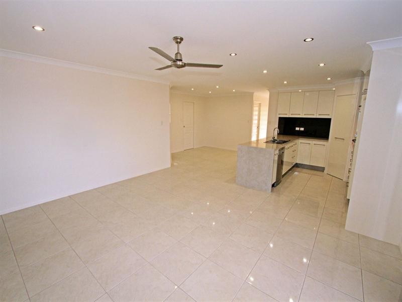 25 Jamie Crescent, Gracemere QLD 4702