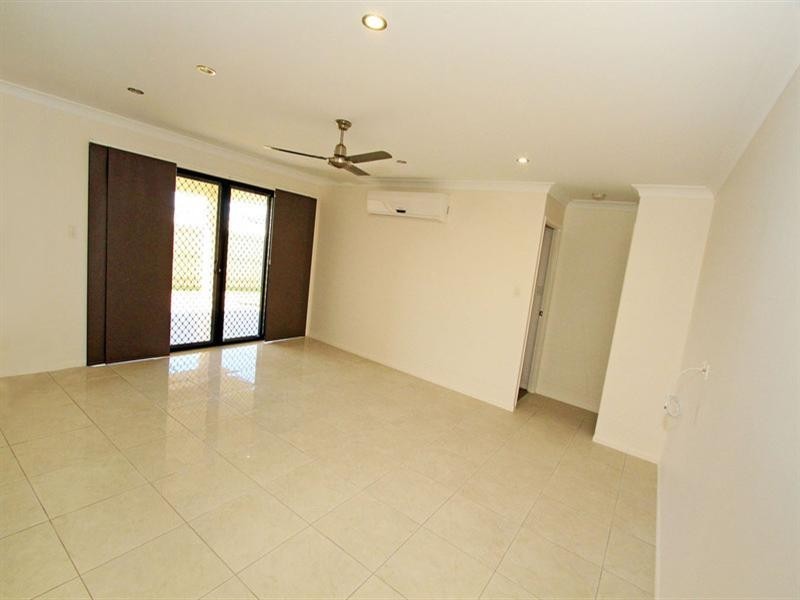 25 Jamie Crescent, Gracemere QLD 4702