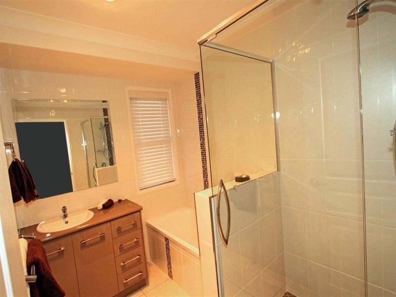 25 Jamie Crescent, Gracemere QLD 4702