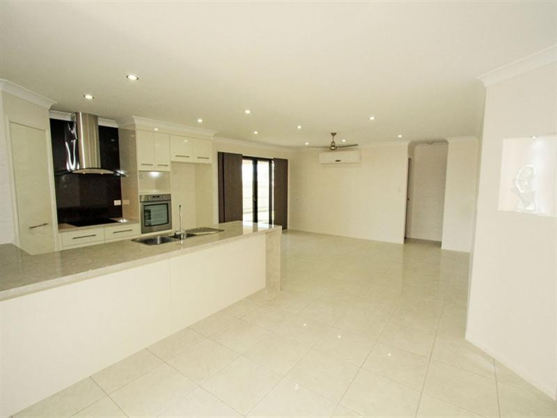 25 Jamie Crescent, Gracemere QLD 4702