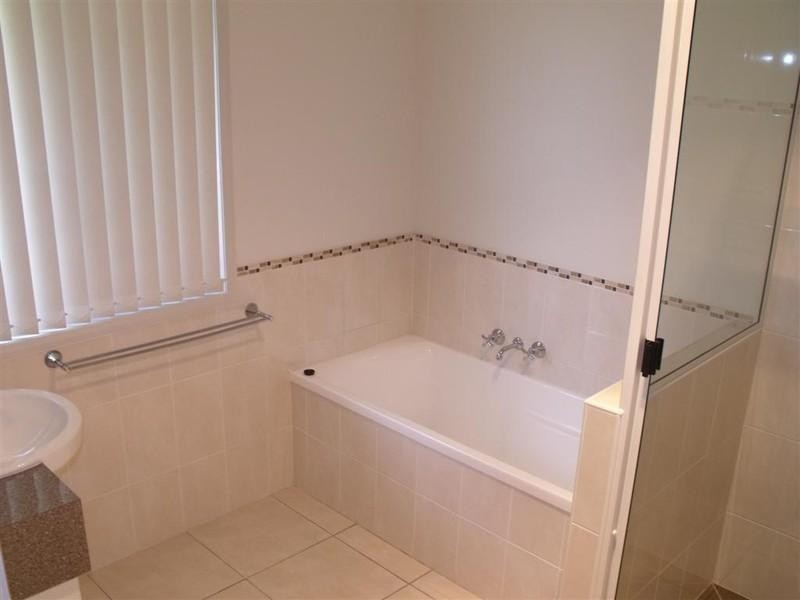 2 Sturt Court, Gracemere QLD 4702