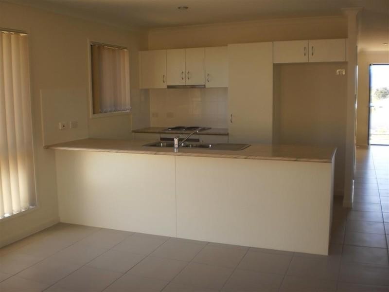 17 Viney Street, Gracemere QLD 4702