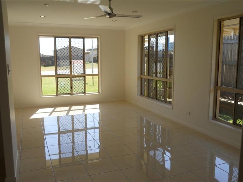 7 Rosella Drive, Gracemere QLD 4702