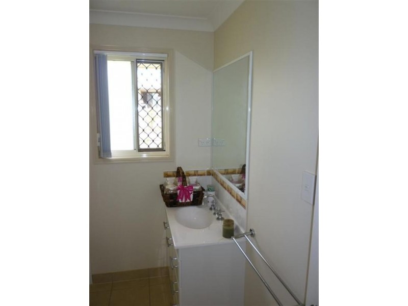 17 Joseph Street, Gracemere QLD 4702