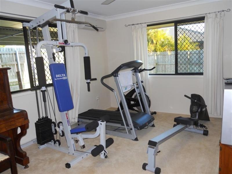 11 Rosella Drive, Gracemere QLD 4702