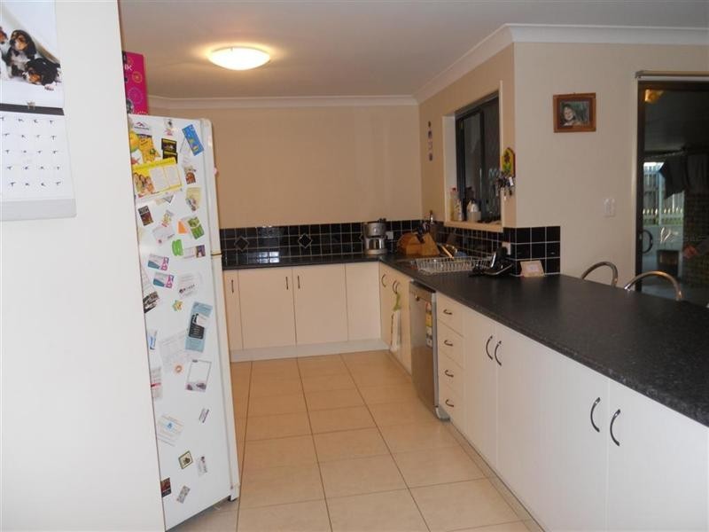 11 Rosella Drive, Gracemere QLD 4702