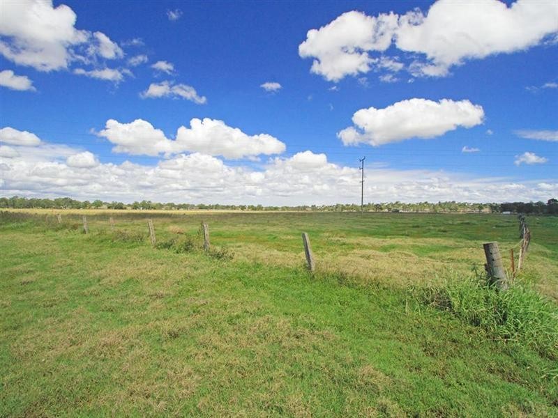 17 Barnes Street, Rockhampton QLD 4700